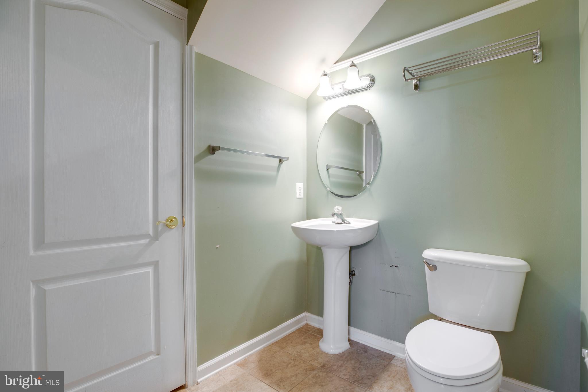 THE TOWNES AT VILLAGE PLACE - Residential