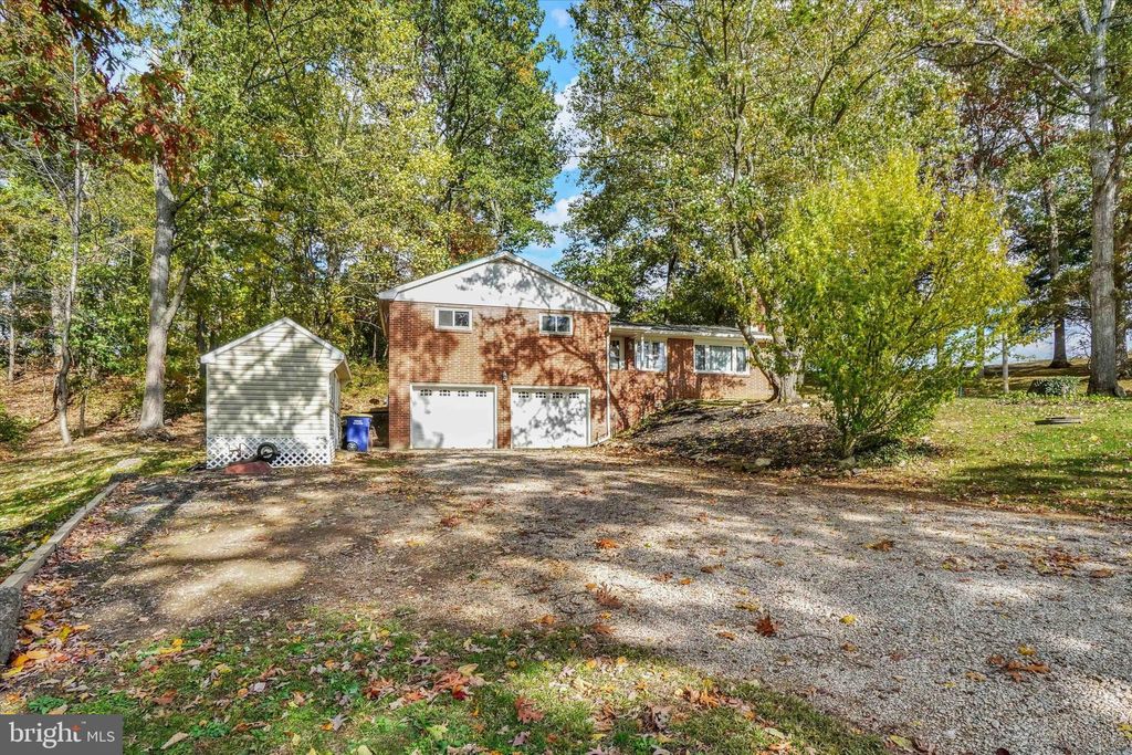 Photo of 2872 Seitzville Road, SEVEN VALLEYS, PA 17360 (MLS # PAYK2091972)