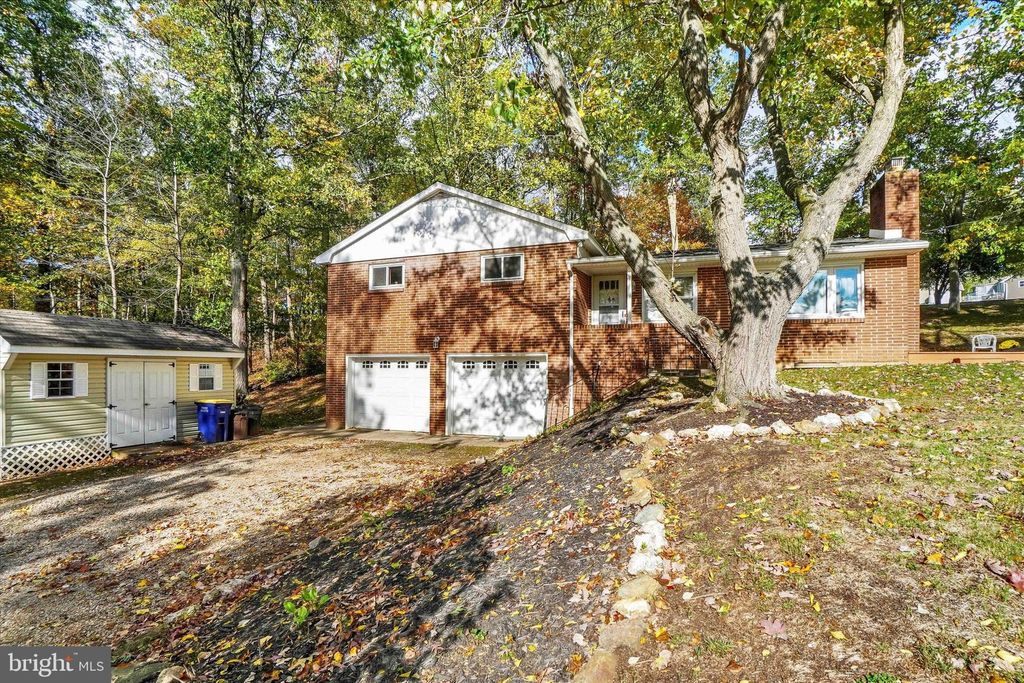 Photo of 2872 Seitzville Road, SEVEN VALLEYS, PA 17360 (MLS # PAYK2091972)