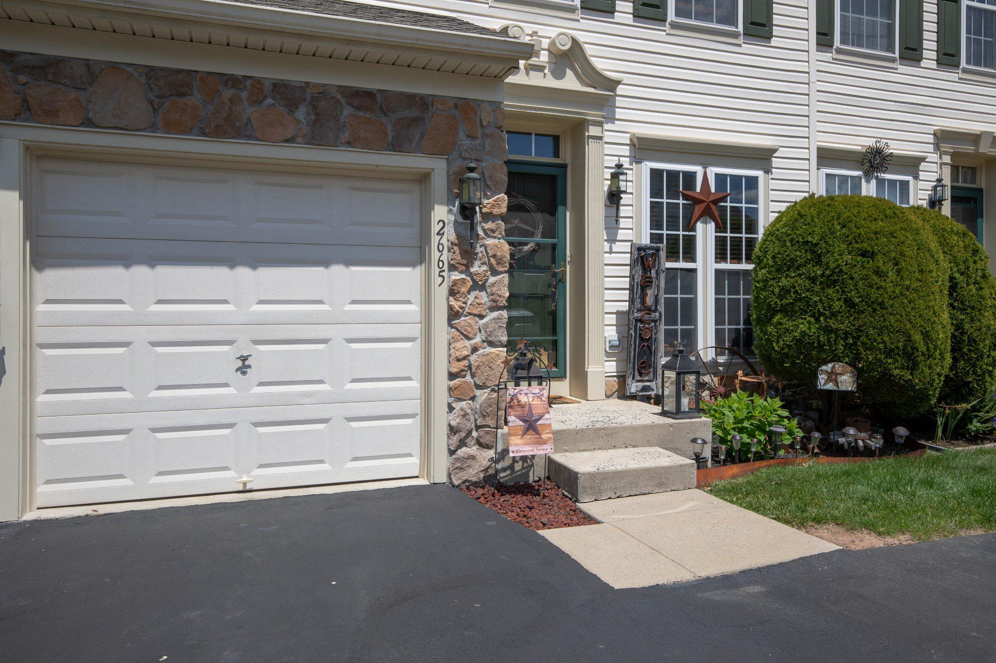 2665 CRABAPPLE CIRCLE