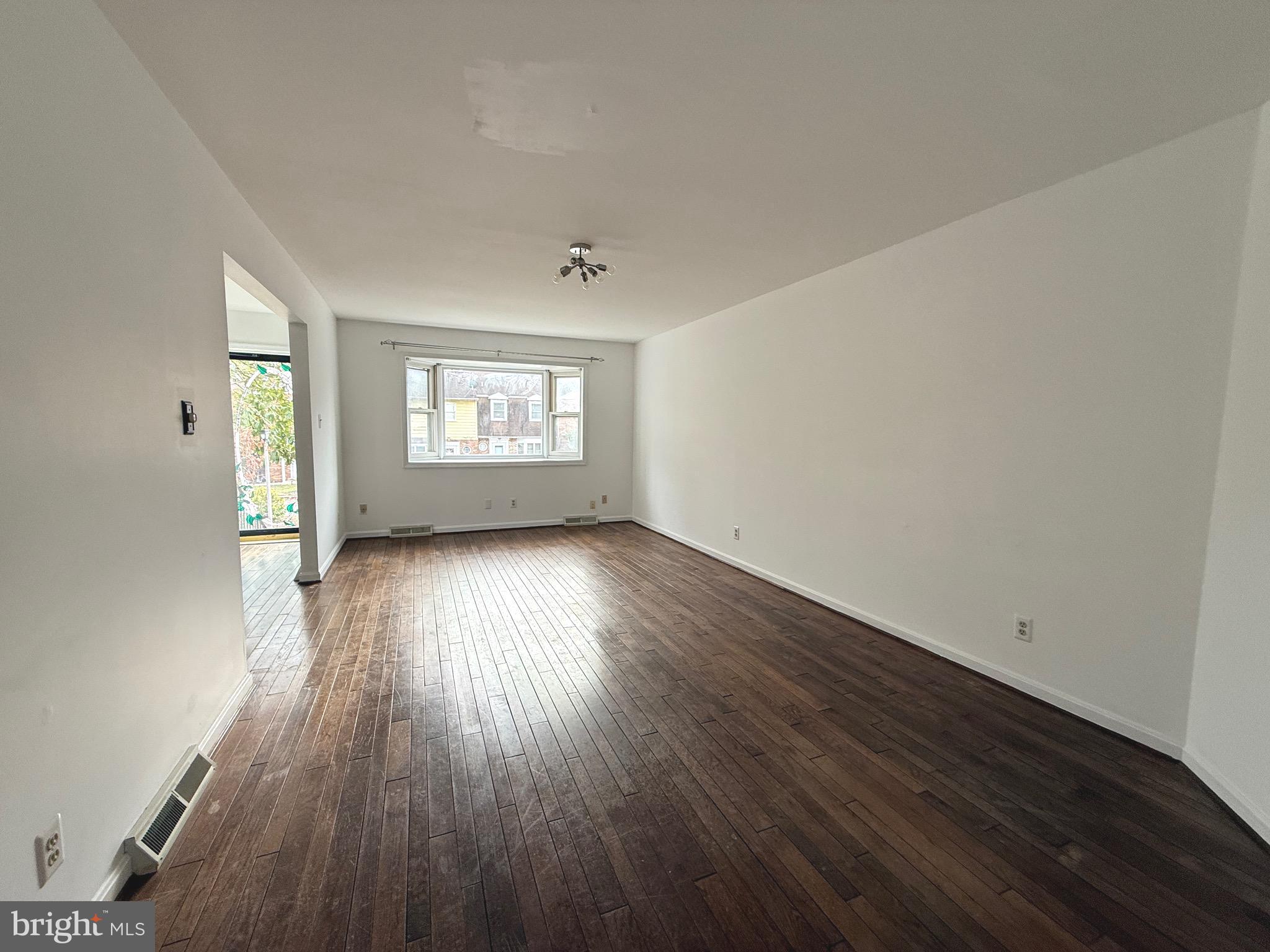 GREENVIEW VILLAGE - Residential Lease