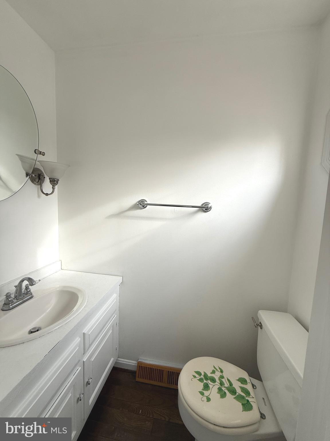 GREENVIEW VILLAGE - Residential Lease