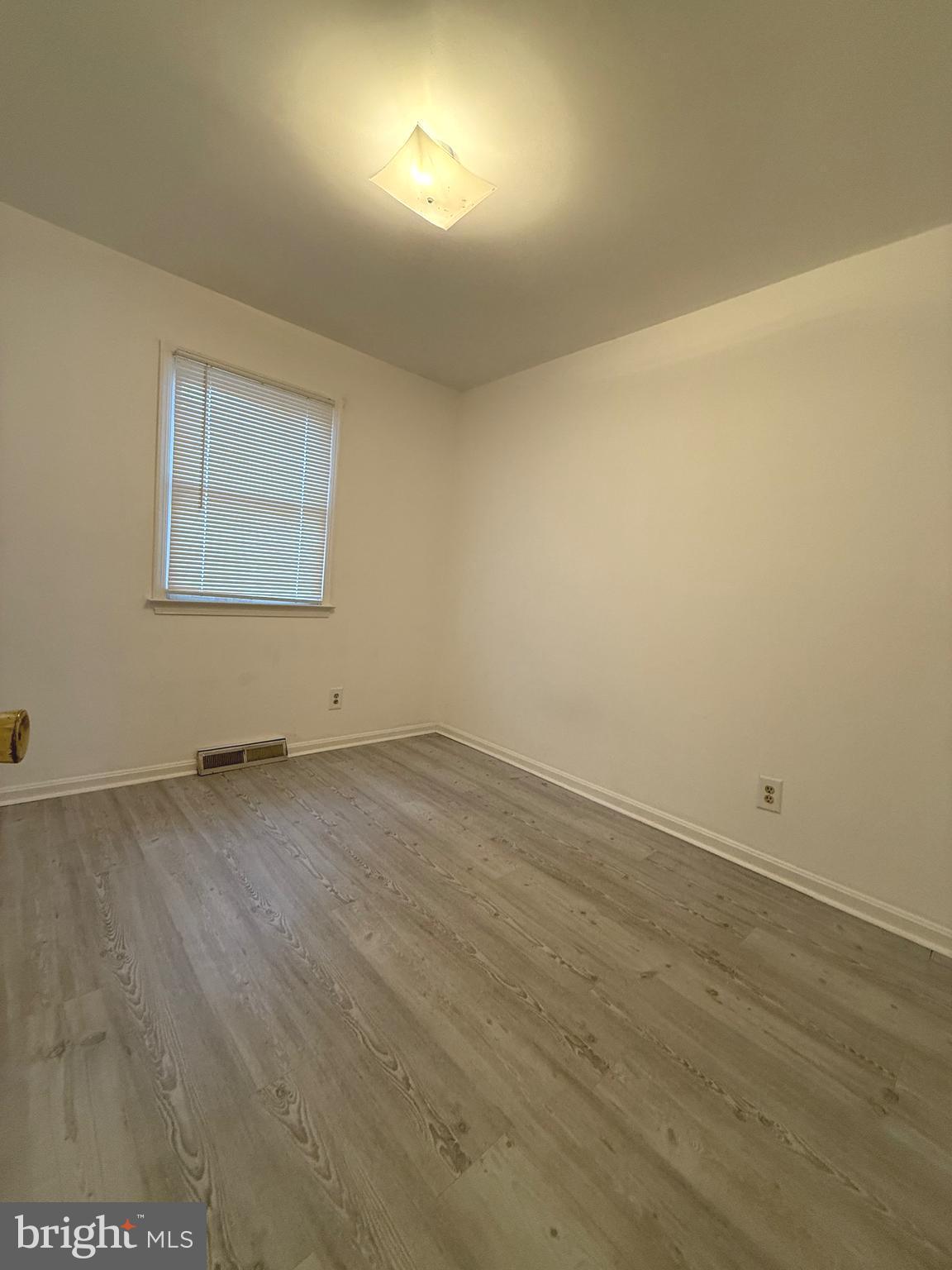 GREENVIEW VILLAGE - Residential Lease