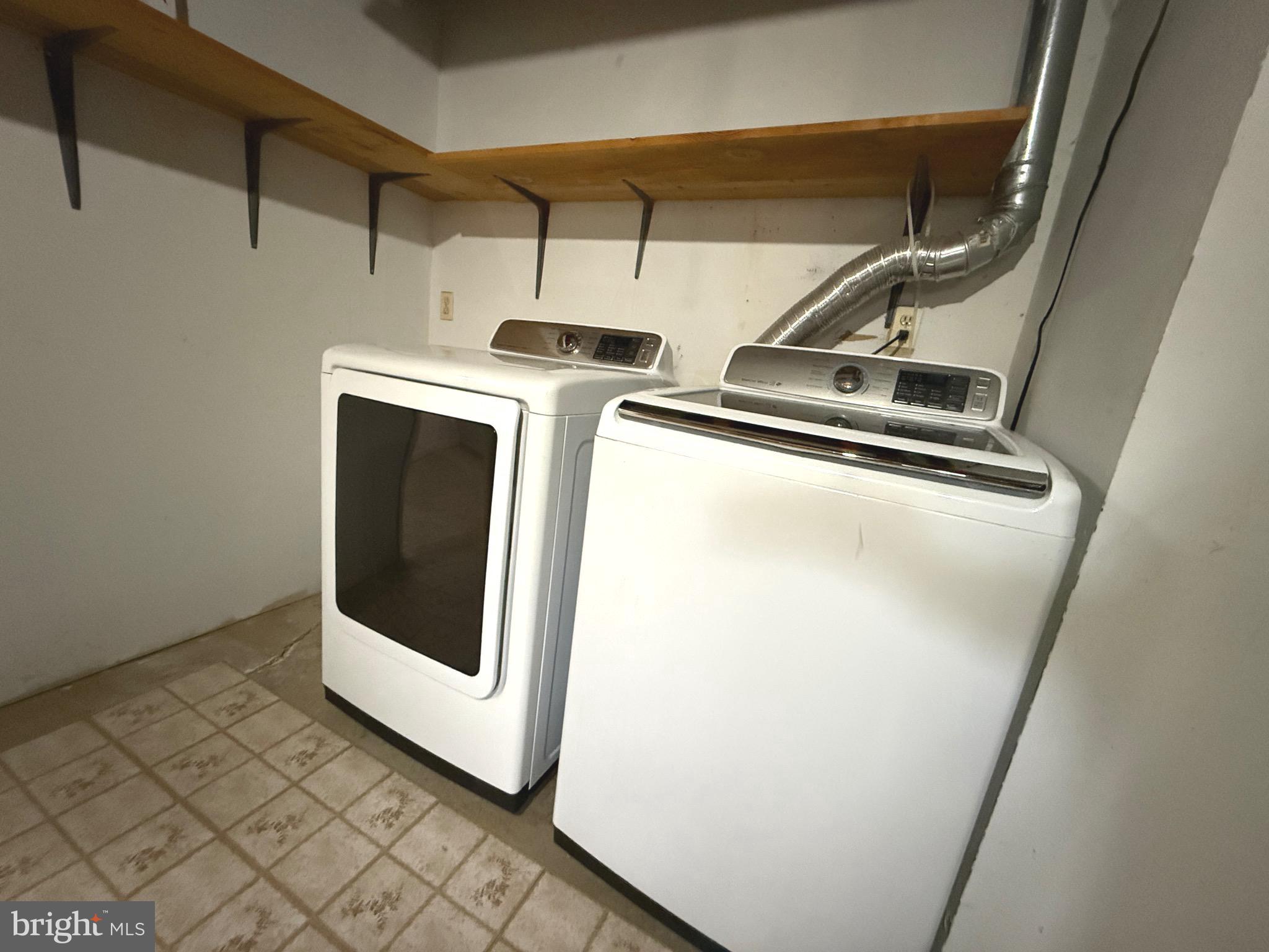 GREENVIEW VILLAGE - Residential Lease