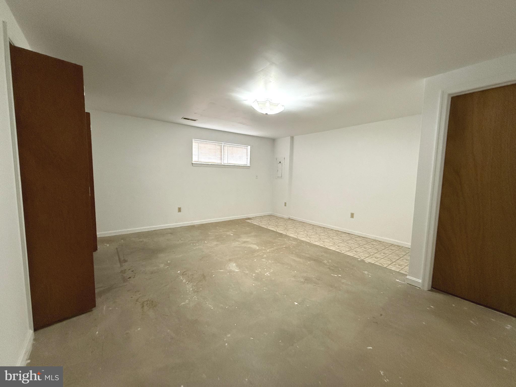 GREENVIEW VILLAGE - Residential Lease