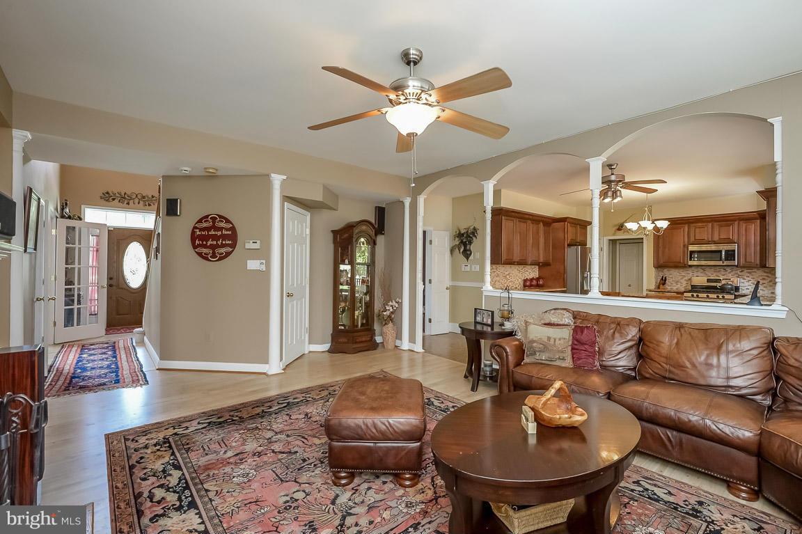 THE WILLOWS OF CROFTON - Residential