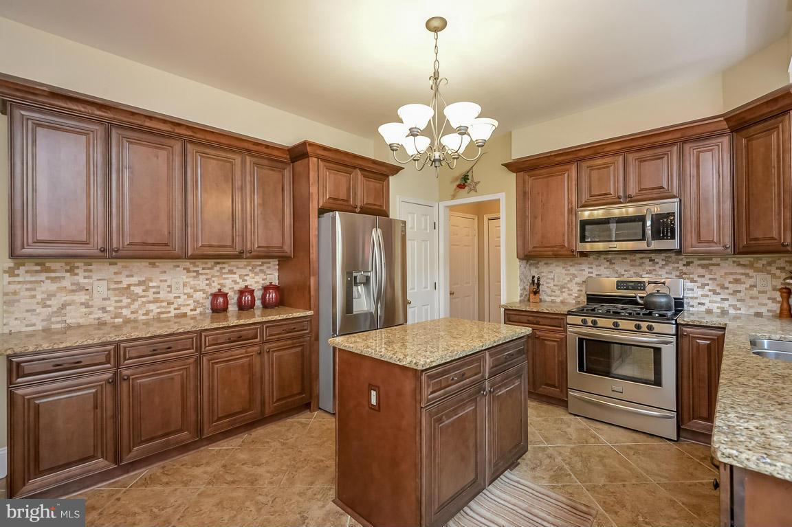 THE WILLOWS OF CROFTON - Residential