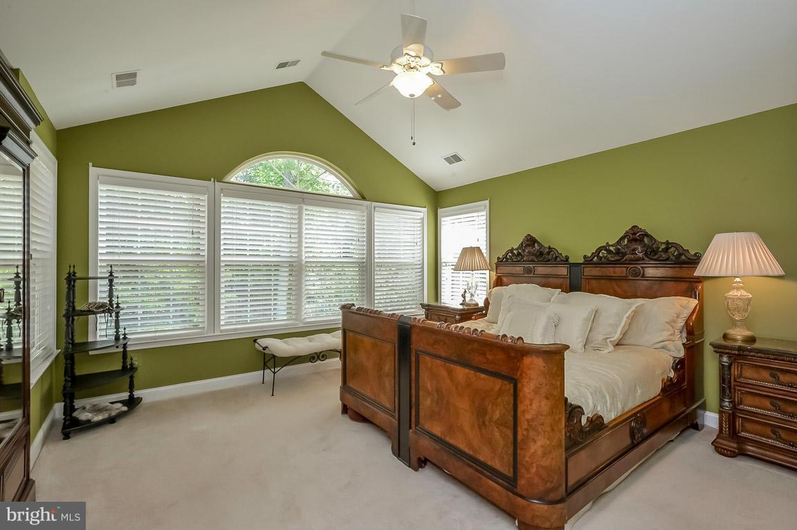 THE WILLOWS OF CROFTON - Residential