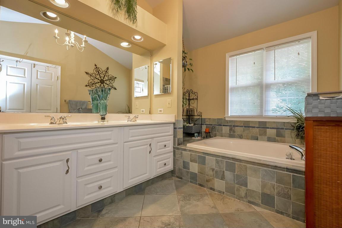 THE WILLOWS OF CROFTON - Residential