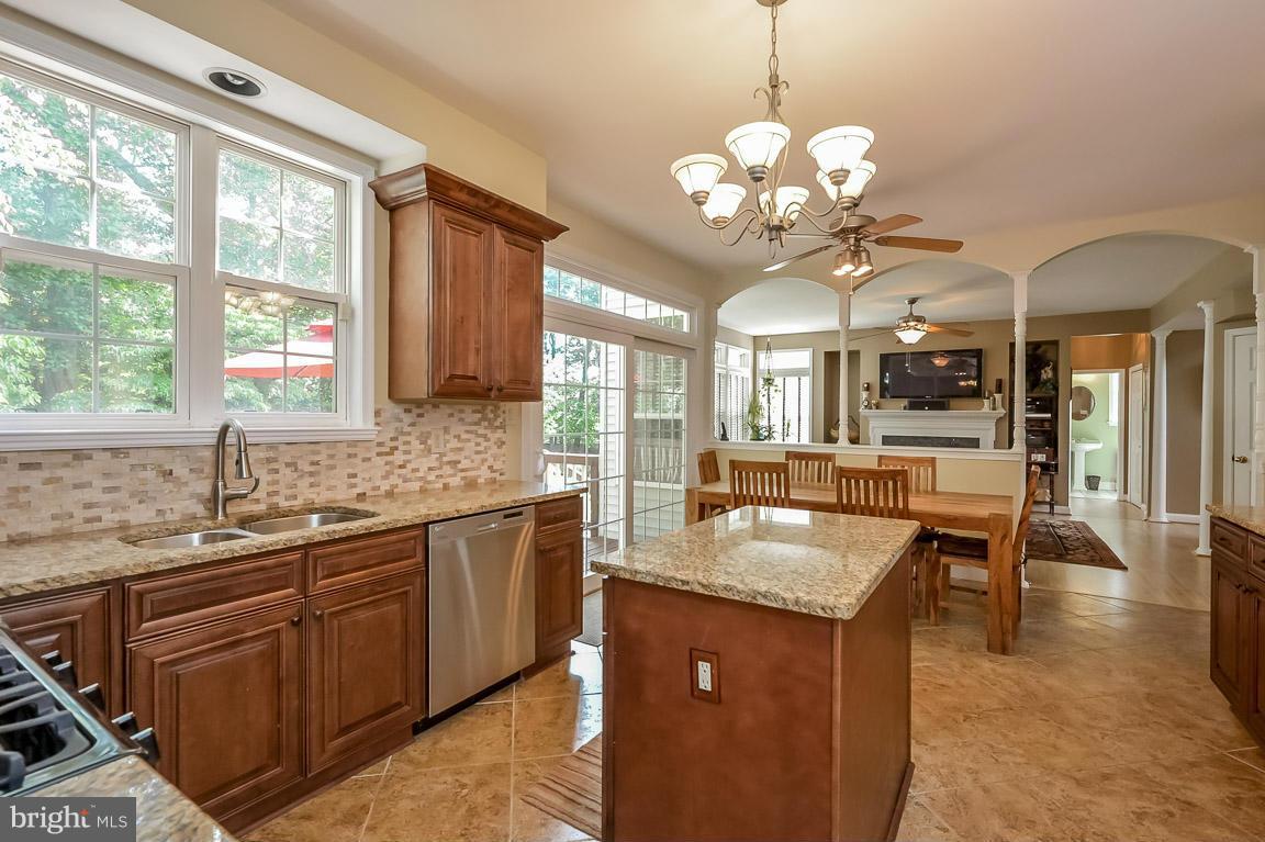 THE WILLOWS OF CROFTON - Residential