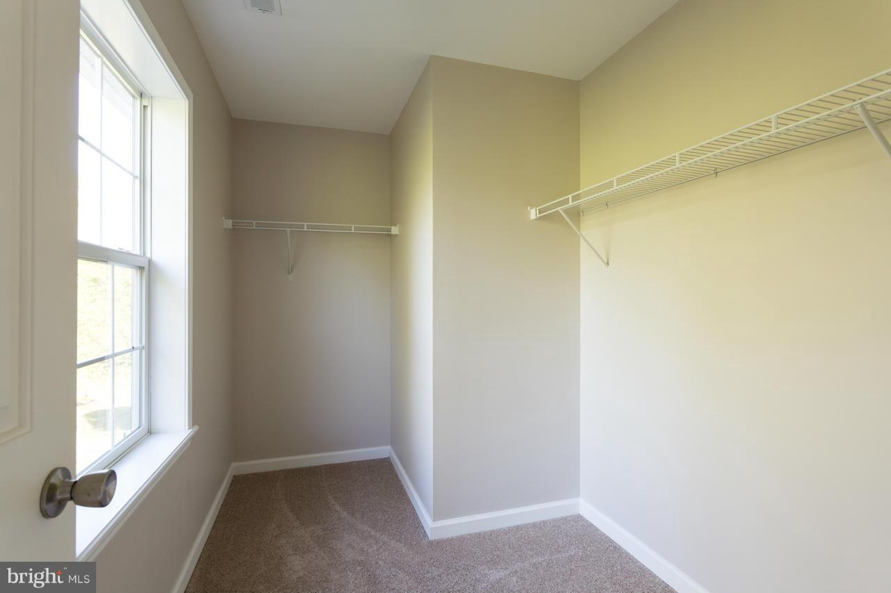 HERITAGE FARMS - Residential