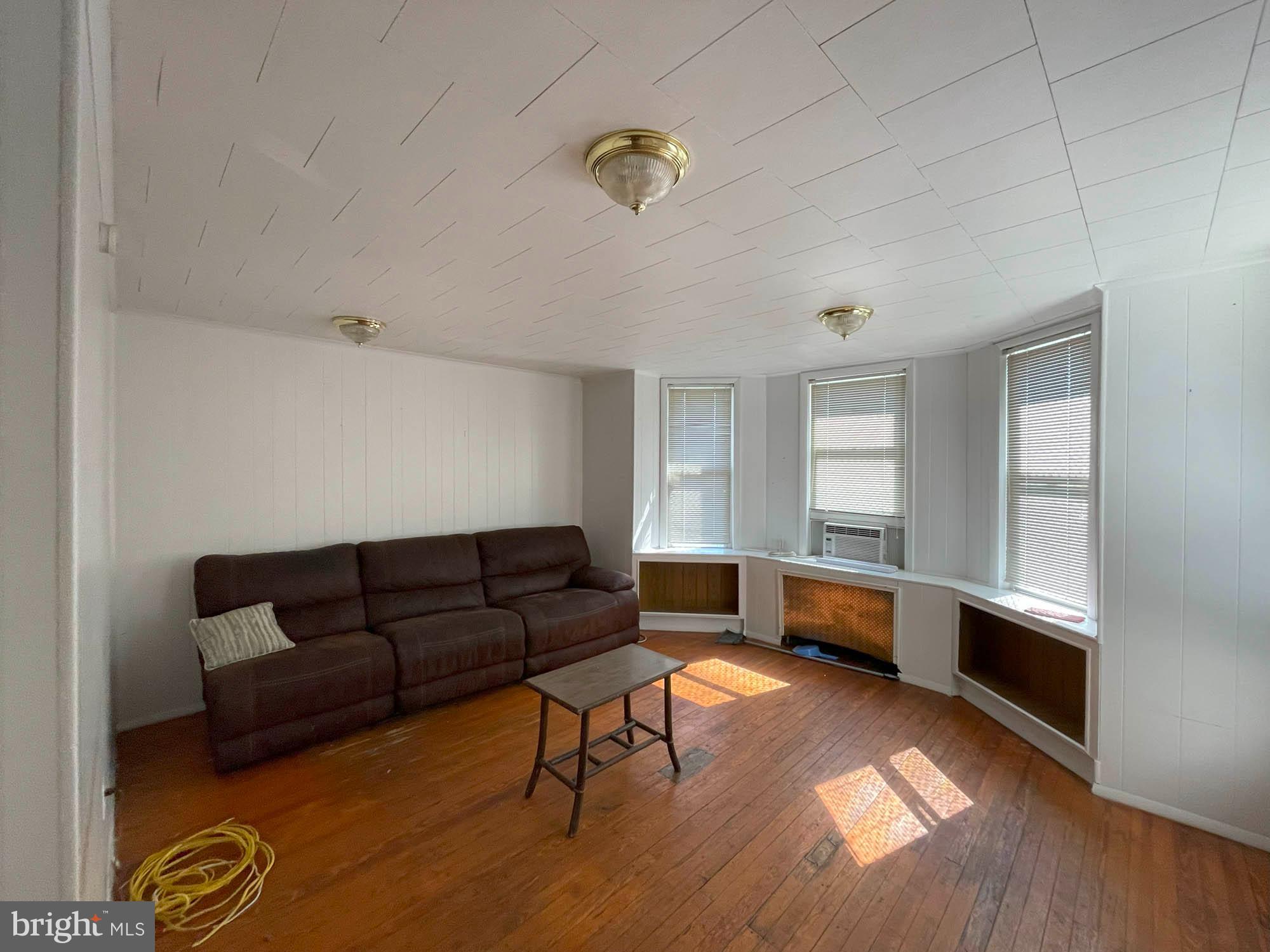 LAURAVILLE HISTORIC DISTRICT - Commercial Sale