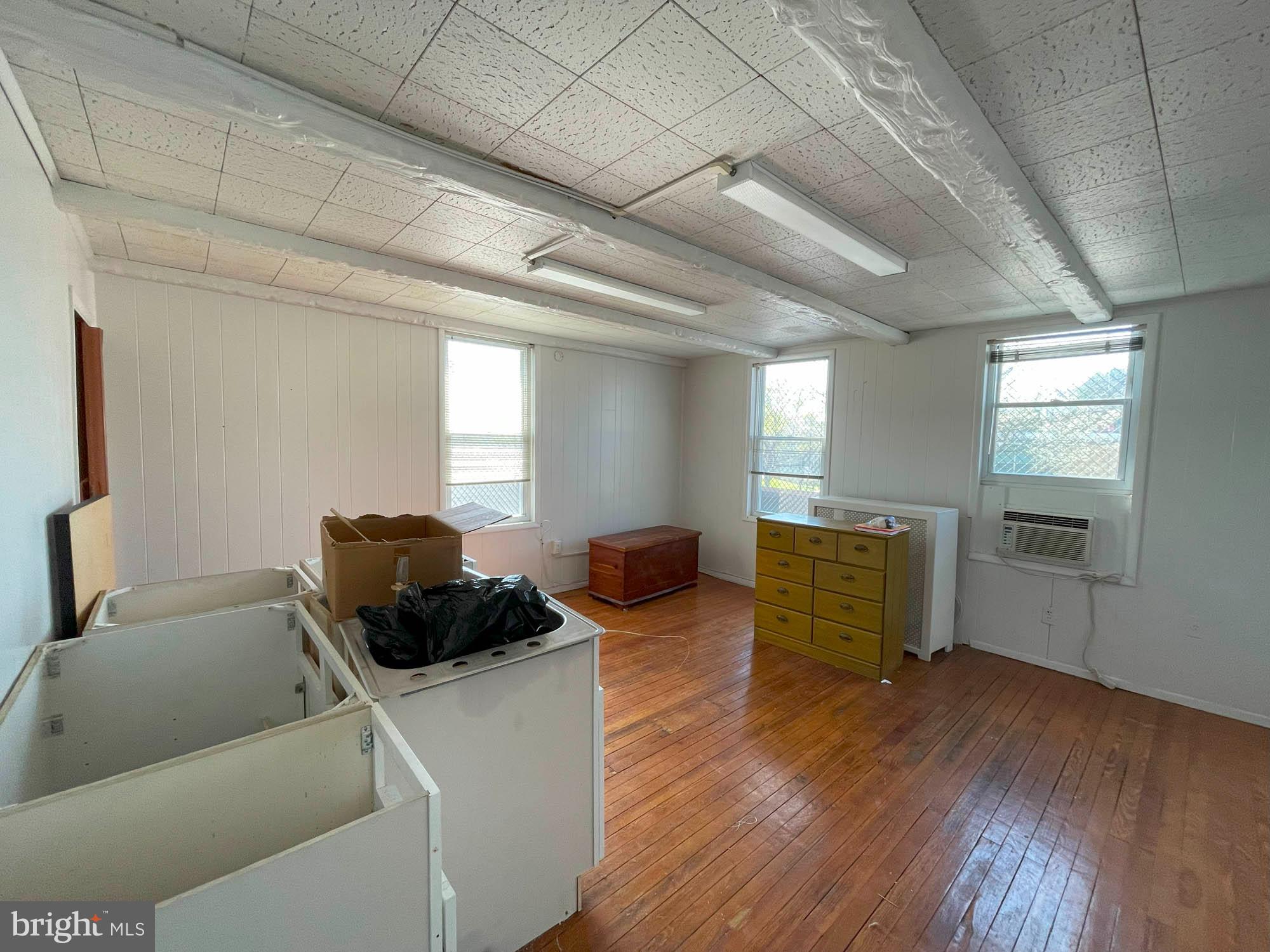 LAURAVILLE HISTORIC DISTRICT - Commercial Sale