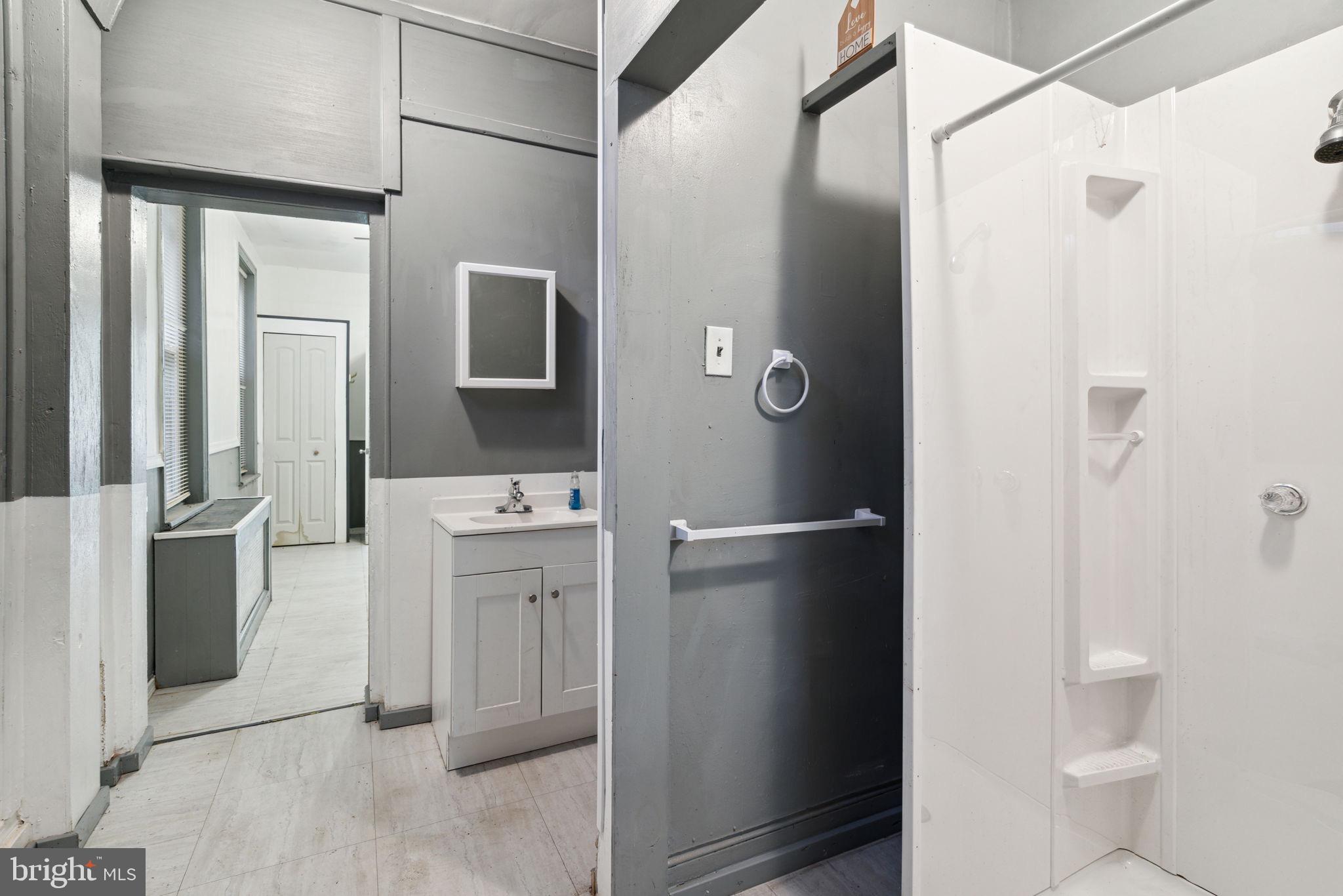 PORT RICHMOND - Residential Income