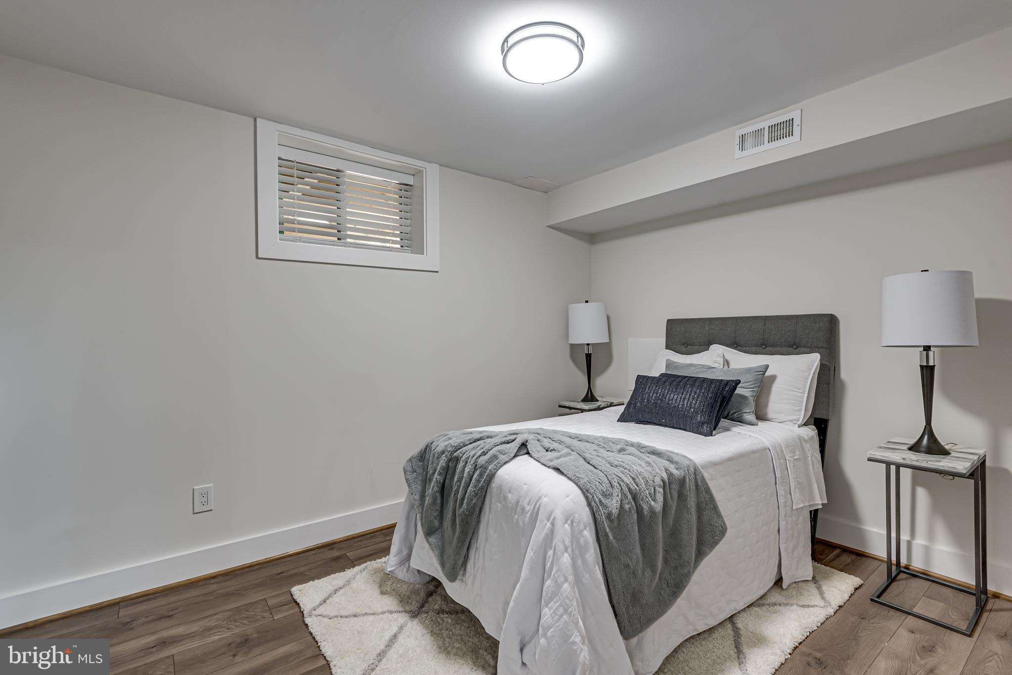 UNIVERSITY PARK - Residential