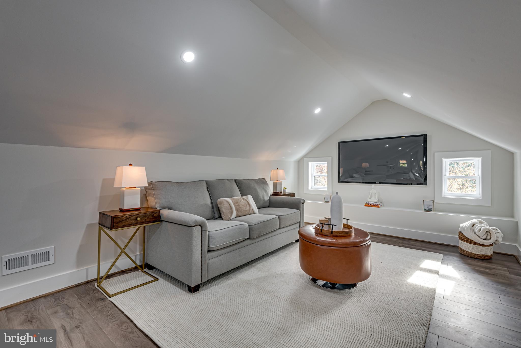 UNIVERSITY PARK - Residential