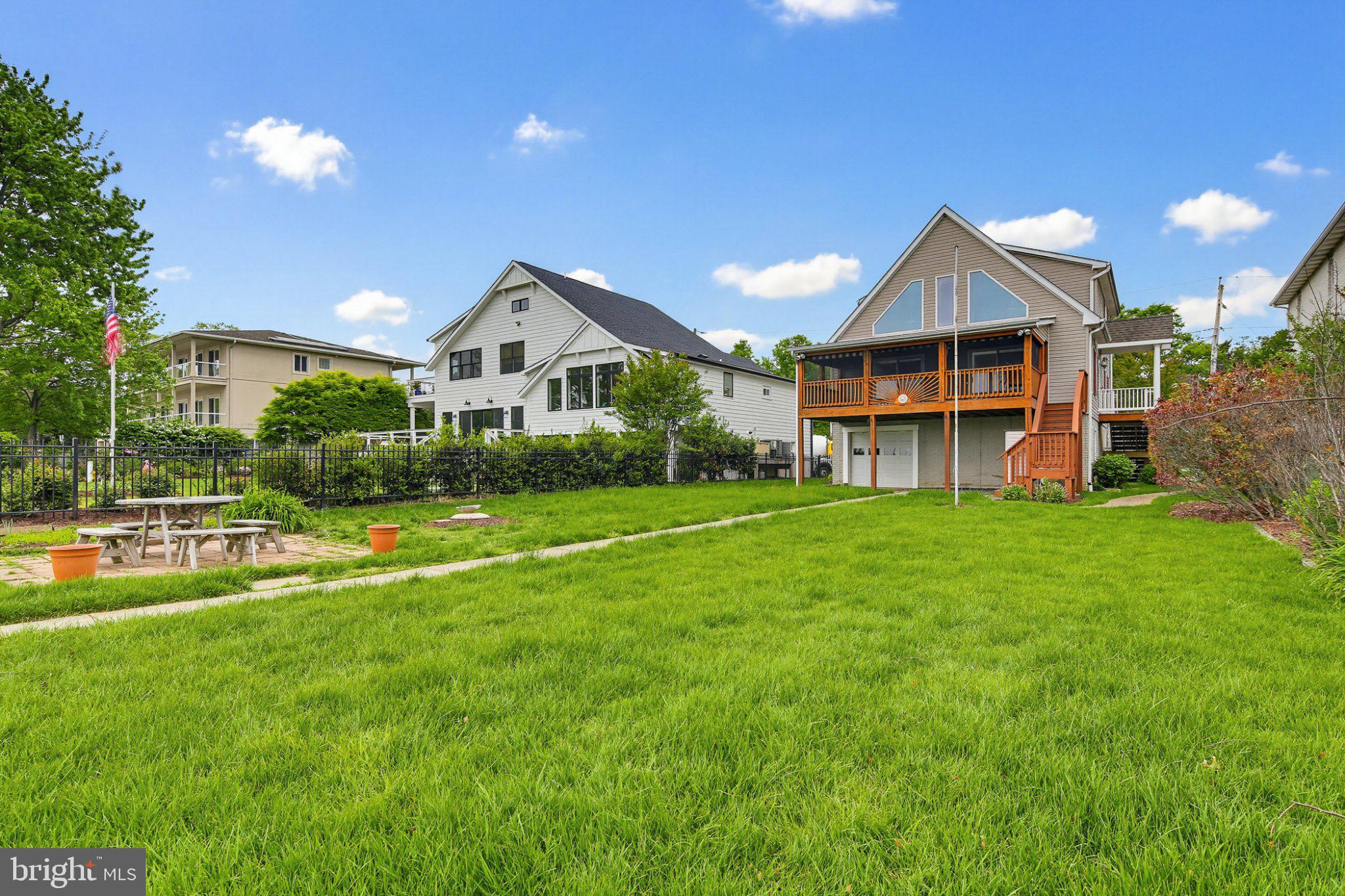 NORTH SELBY - Residential