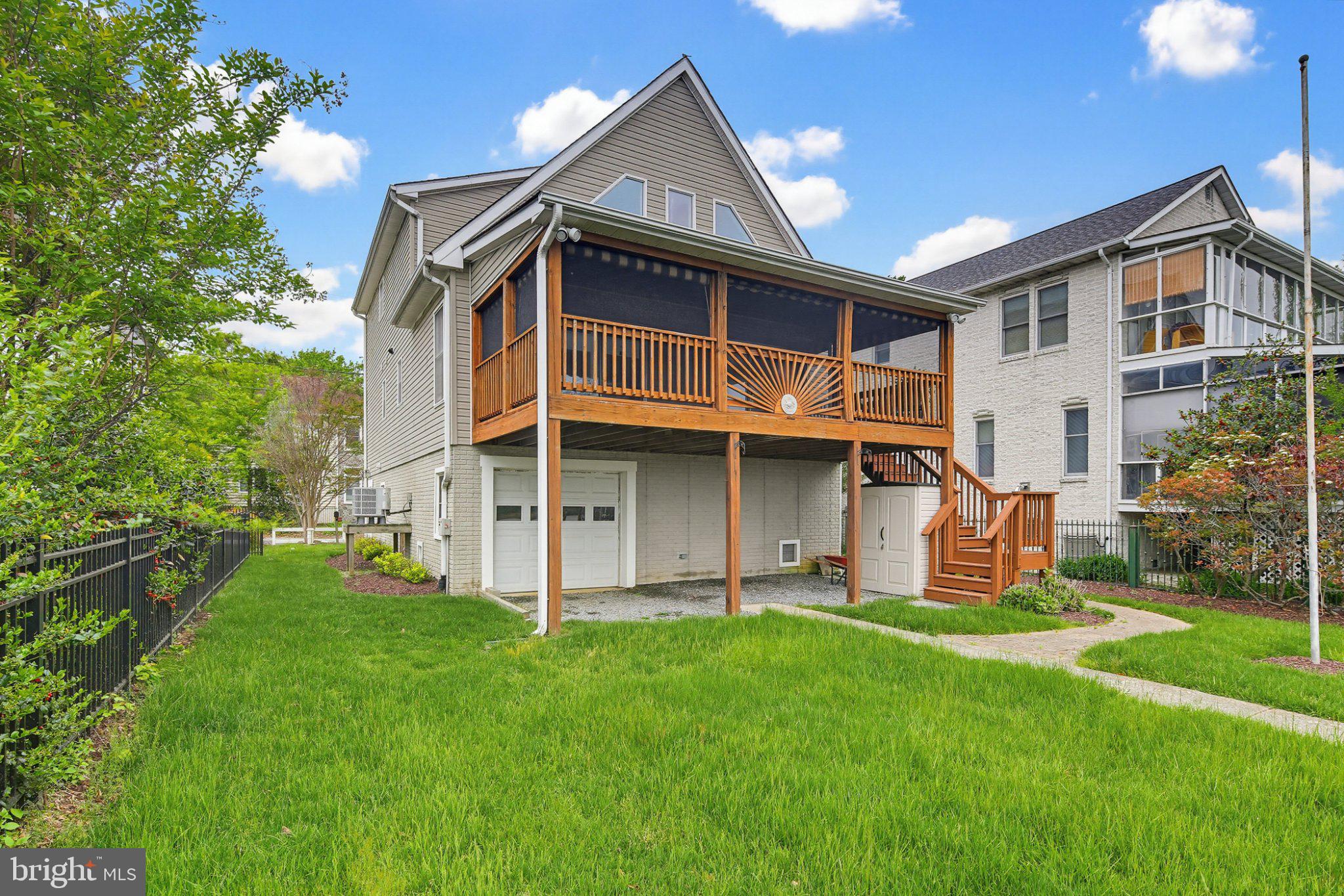NORTH SELBY - Residential