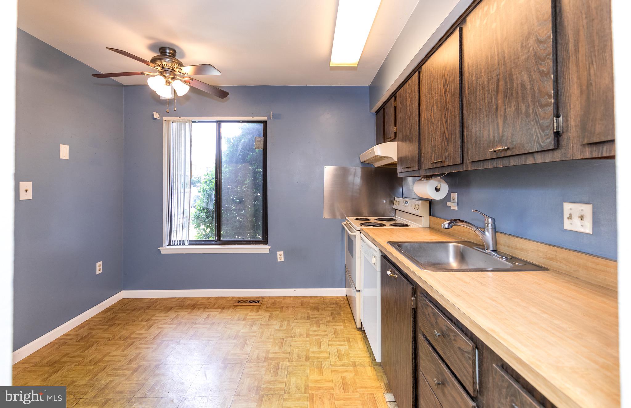 24 W ORANGE COURT