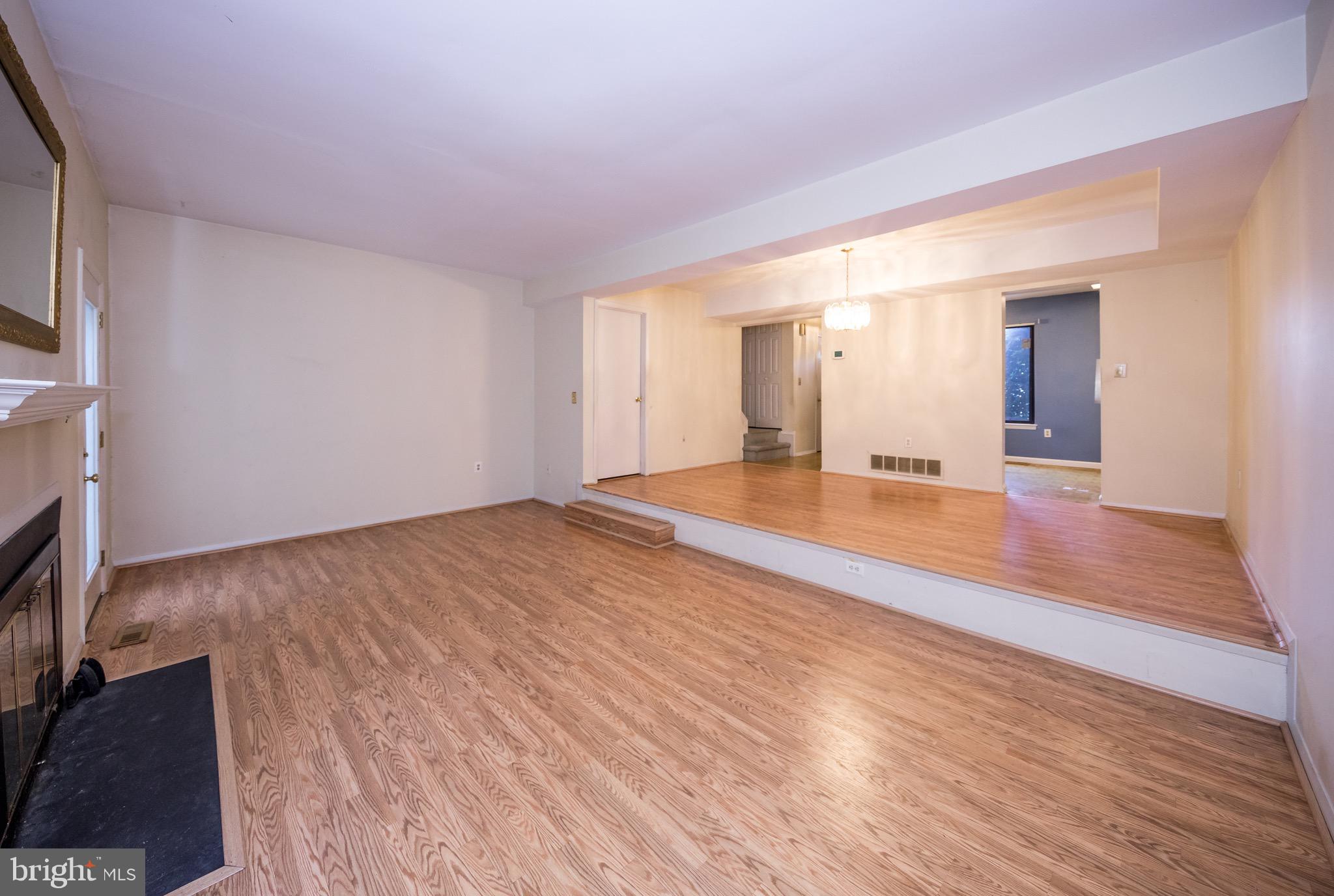 24 W ORANGE COURT