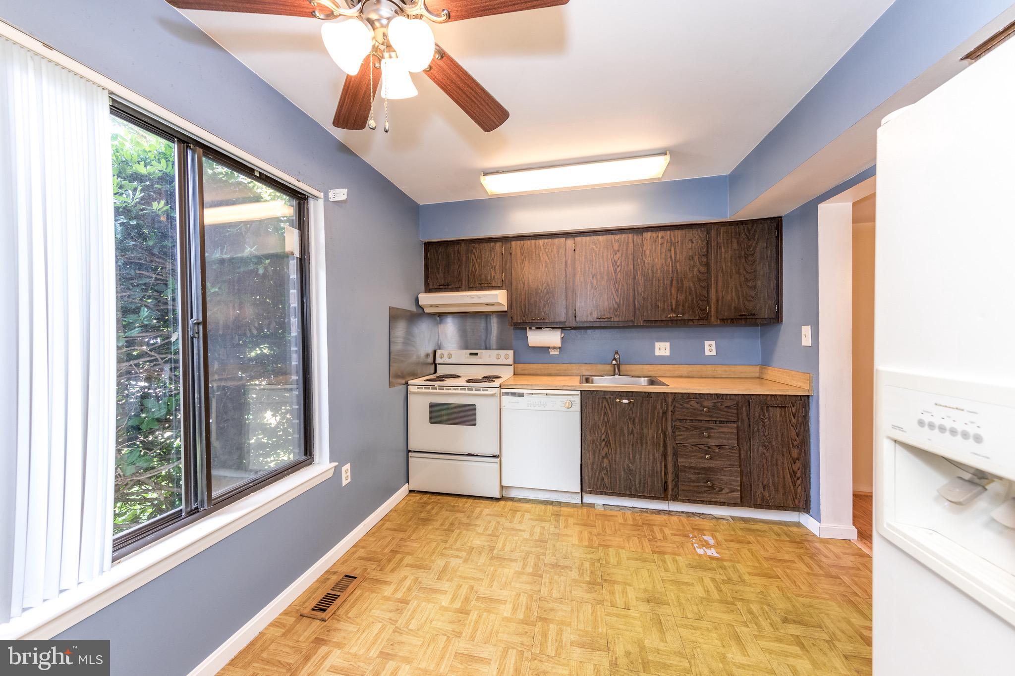 24 W ORANGE COURT