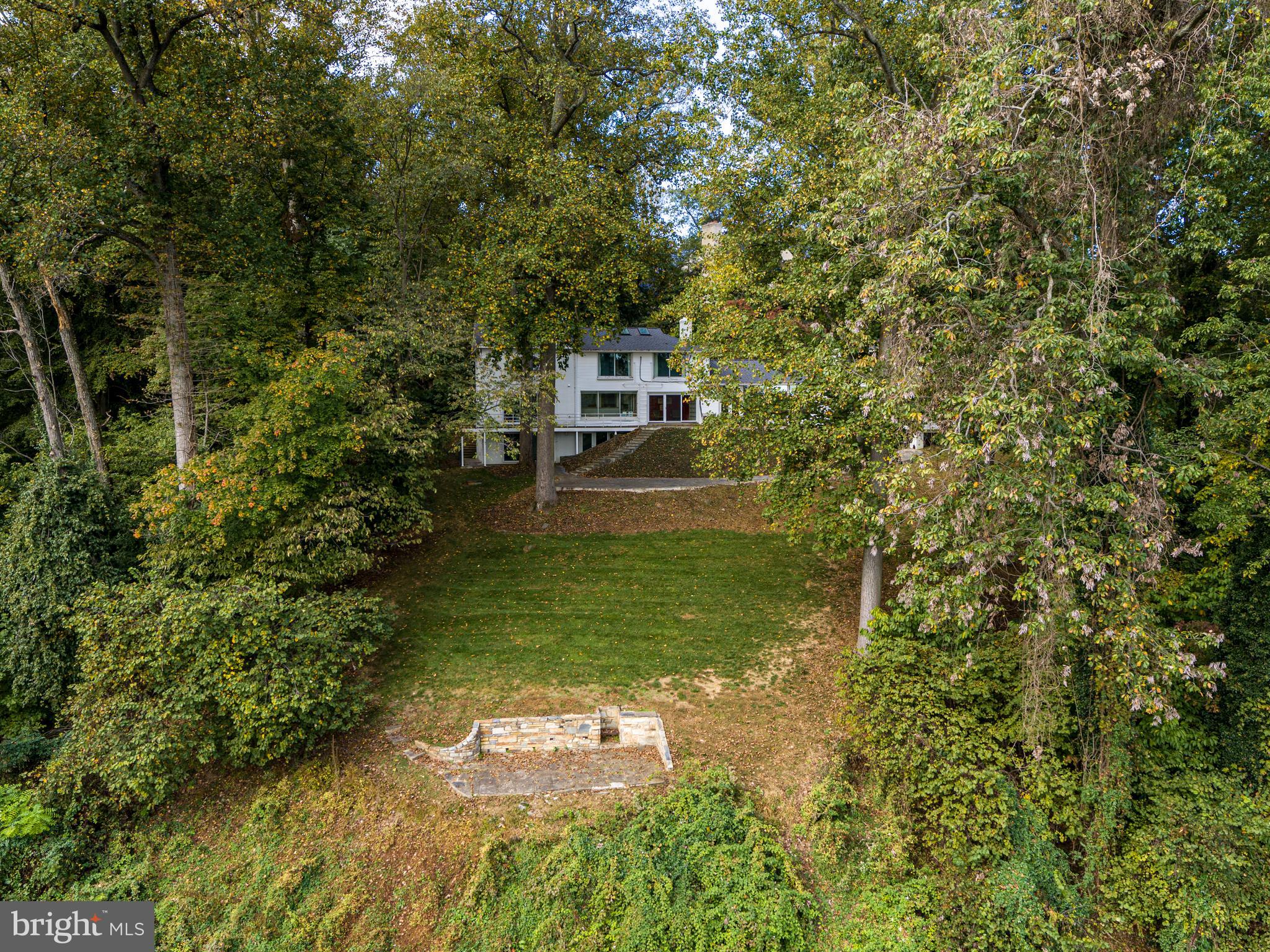 1175 CREST LANE
