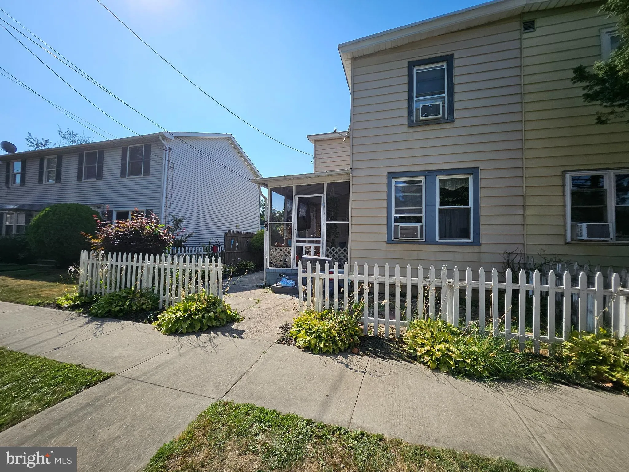 Florence, New Jersey 08518, United States, 3 Bedrooms Bedrooms, ,1 BathroomBathrooms,Residential,Pending,52628