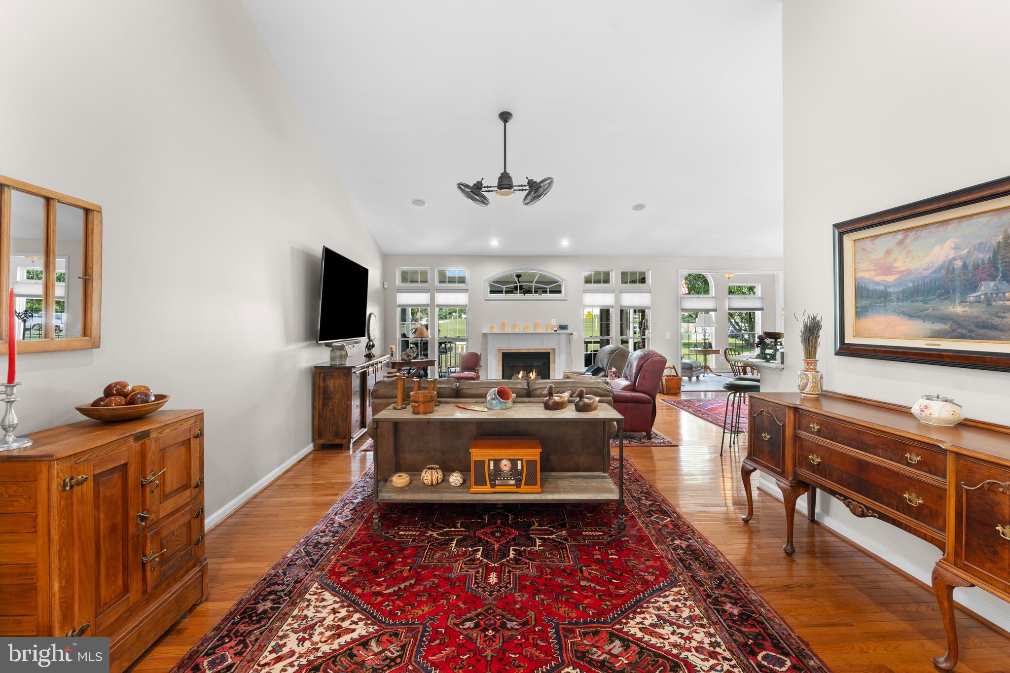 COUNTRY CLUB ESTATES - Residential