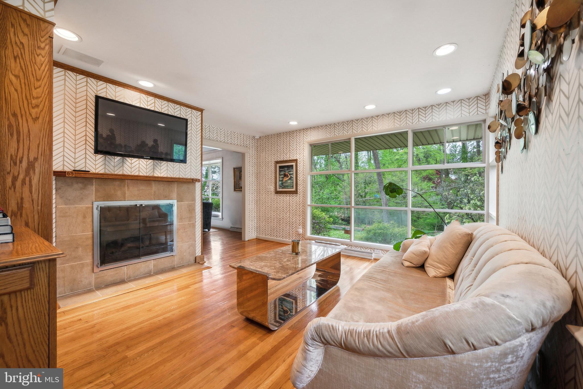 MEADOWBROOK - Residential