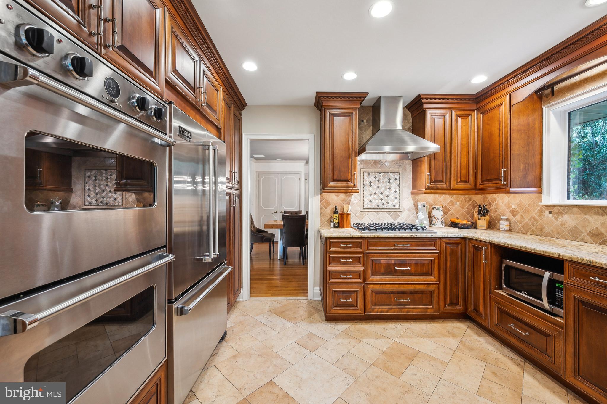MEADOWBROOK - Residential