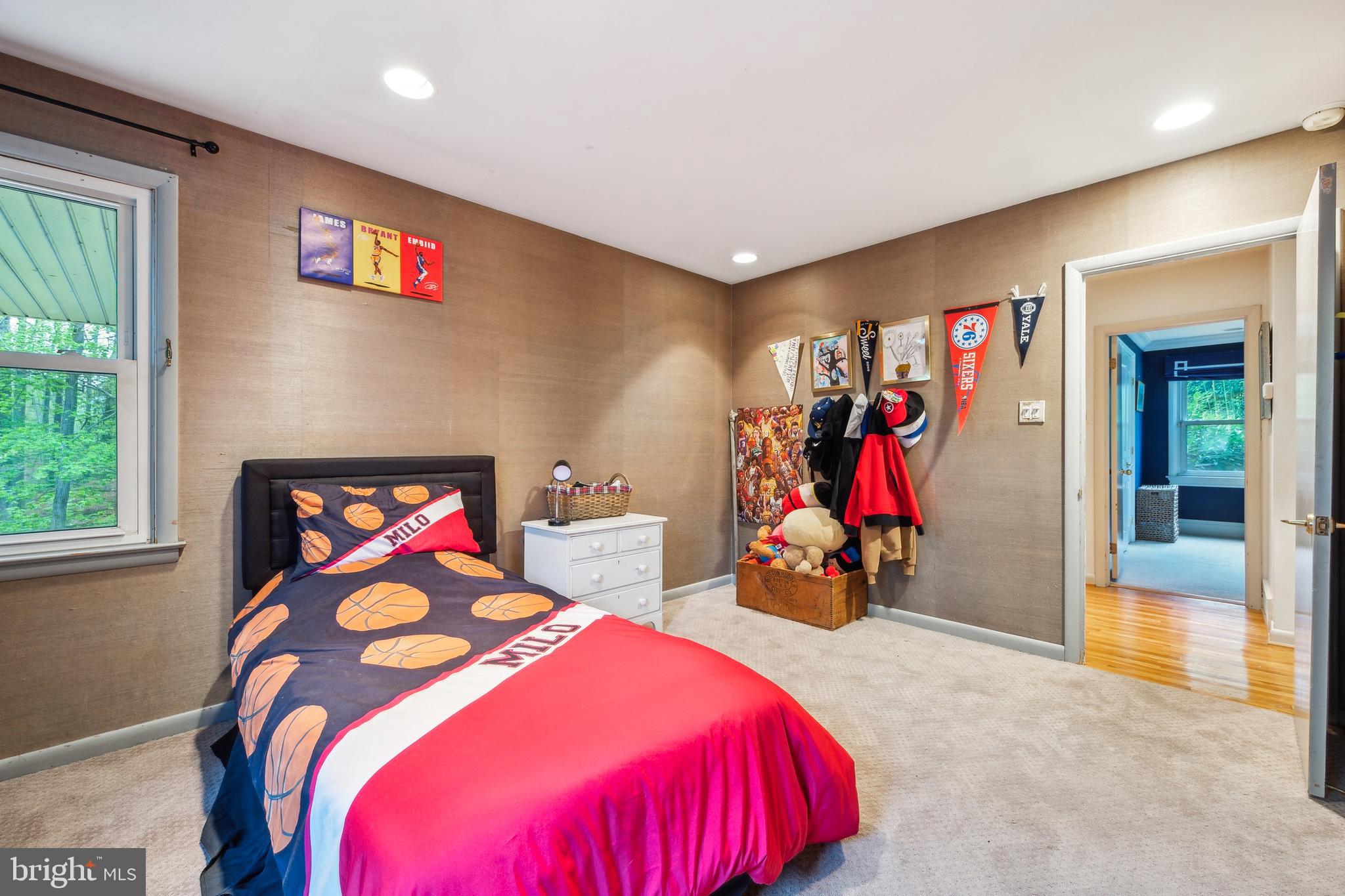 MEADOWBROOK - Residential