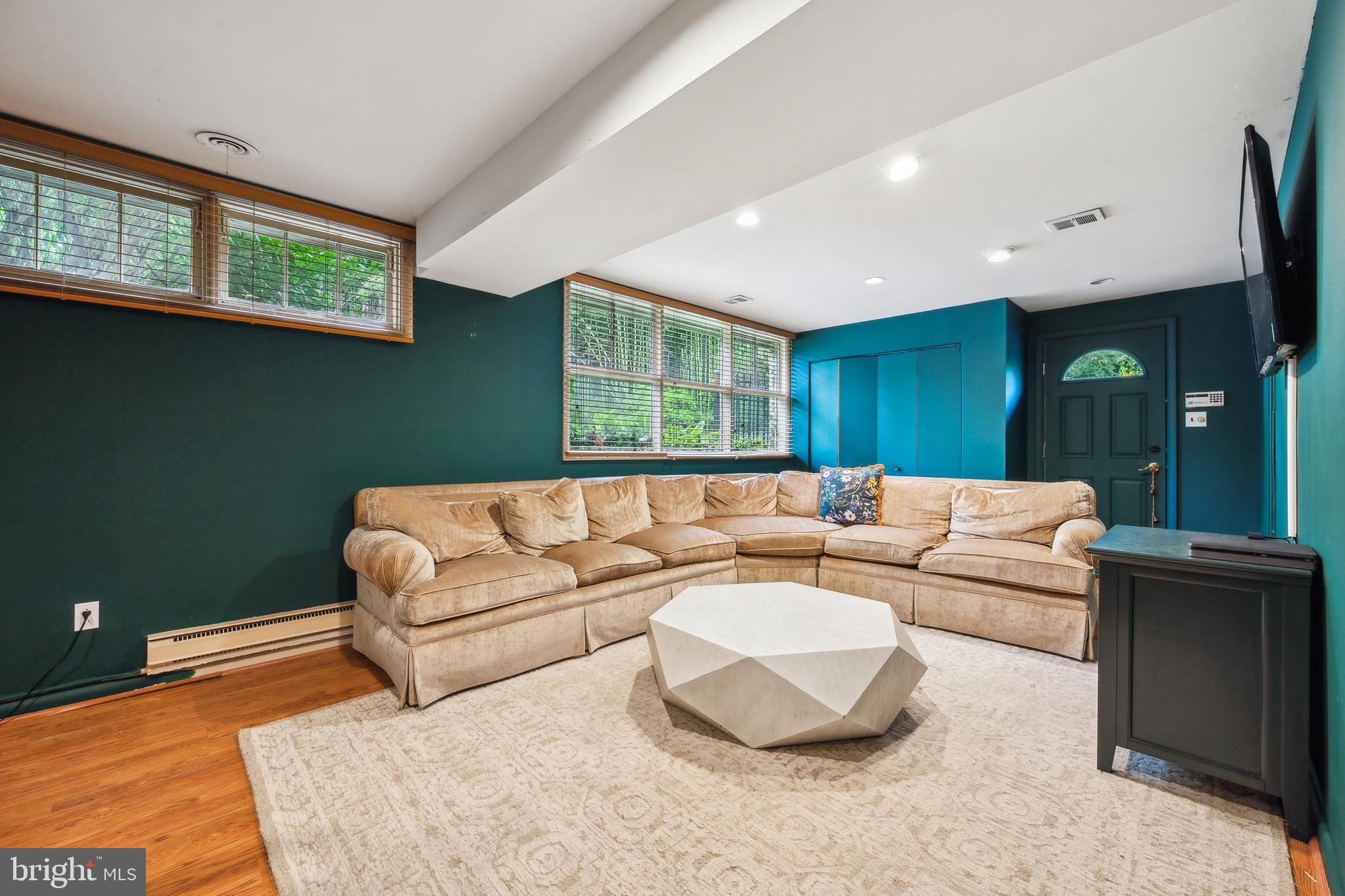 MEADOWBROOK - Residential