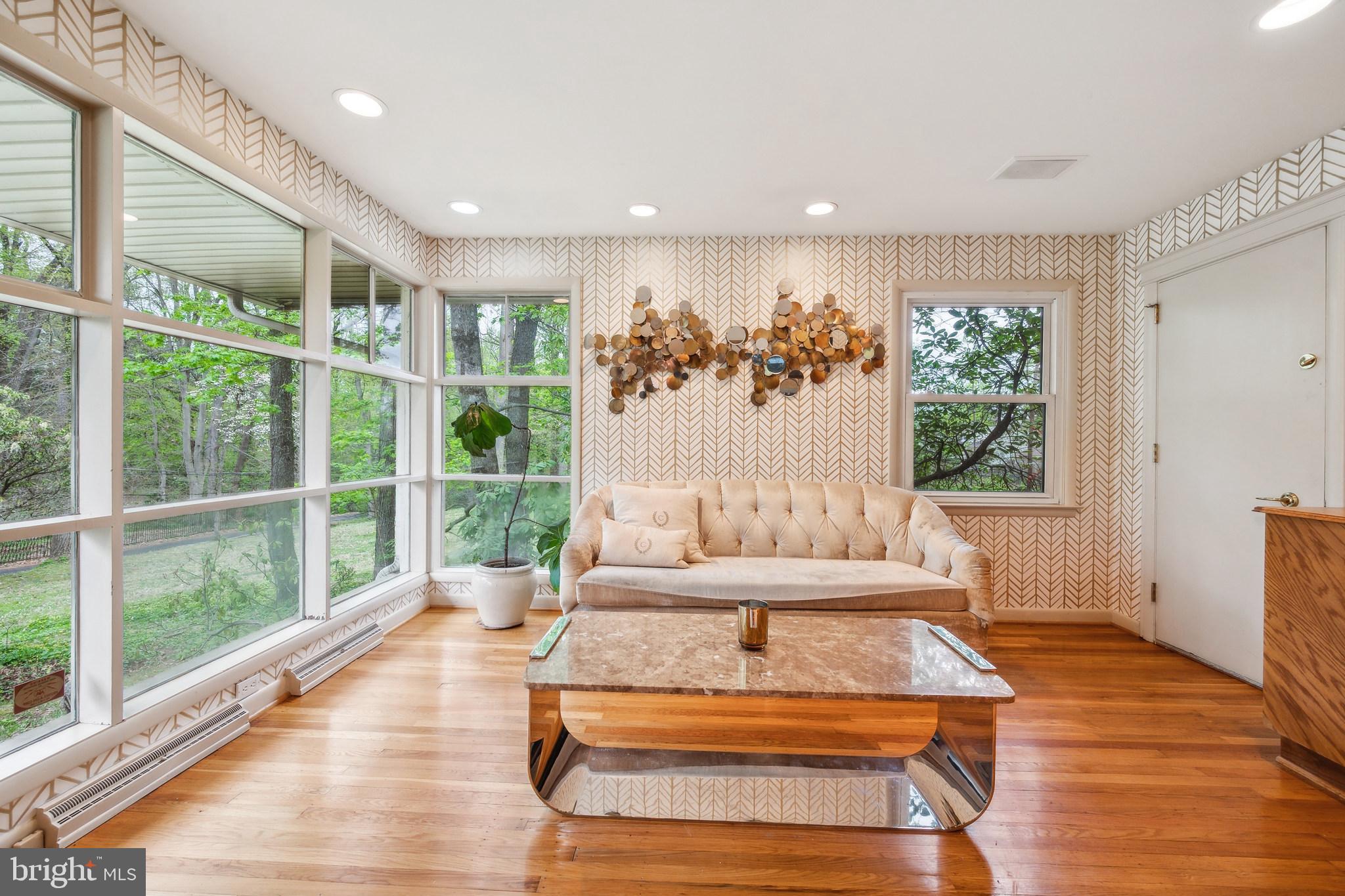MEADOWBROOK - Residential