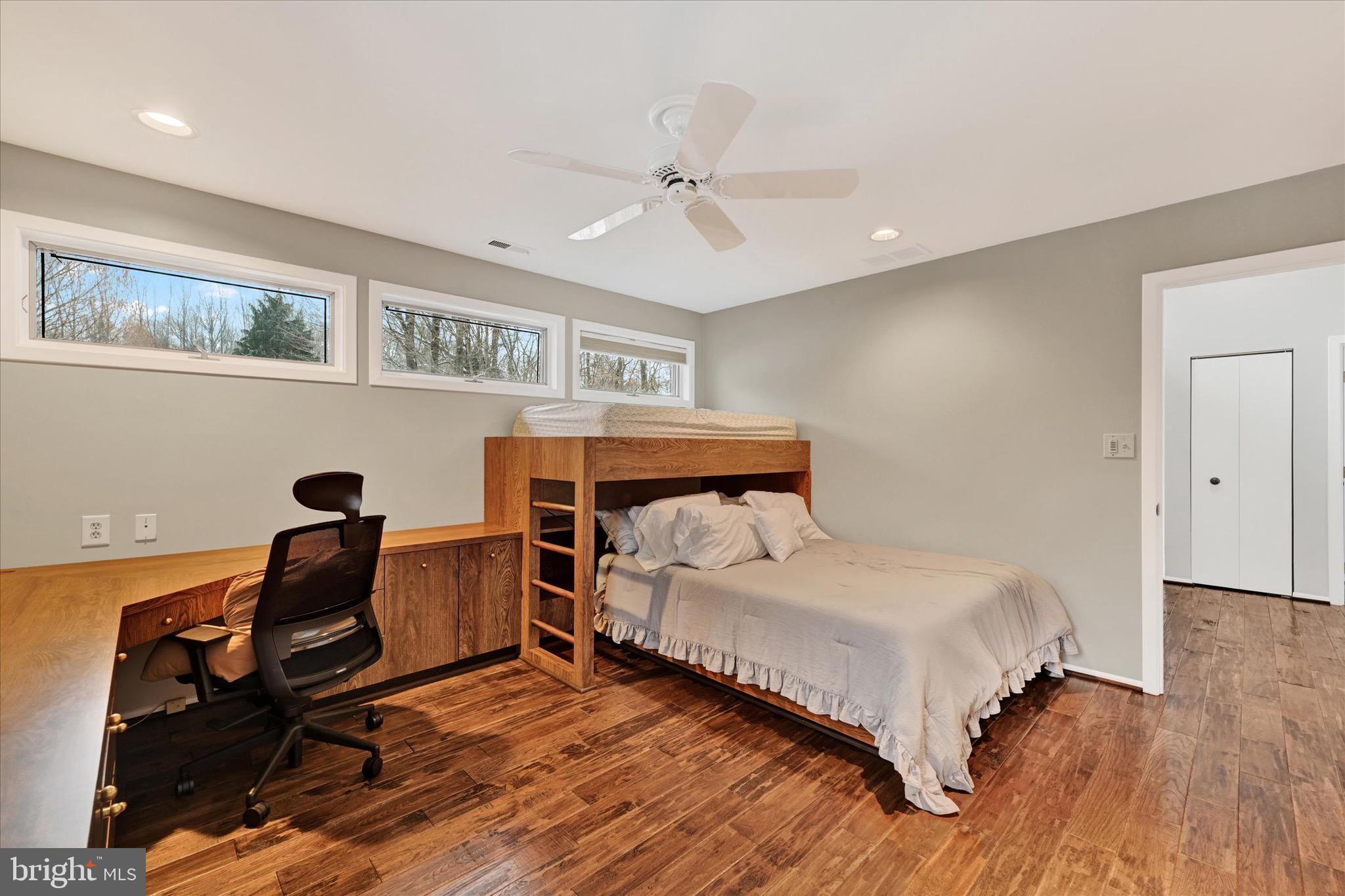 VALLEY BROOK - Residential