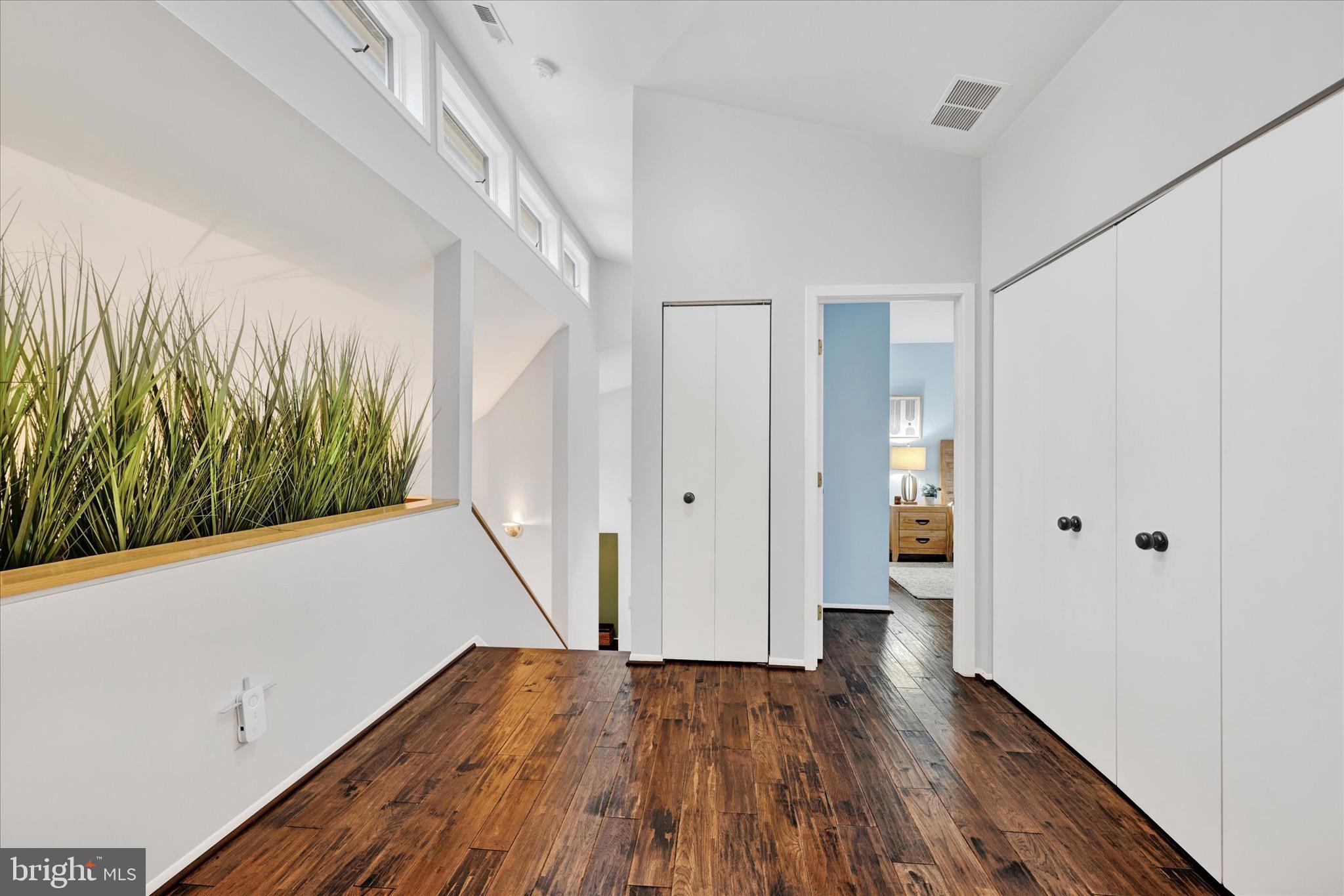 VALLEY BROOK - Residential