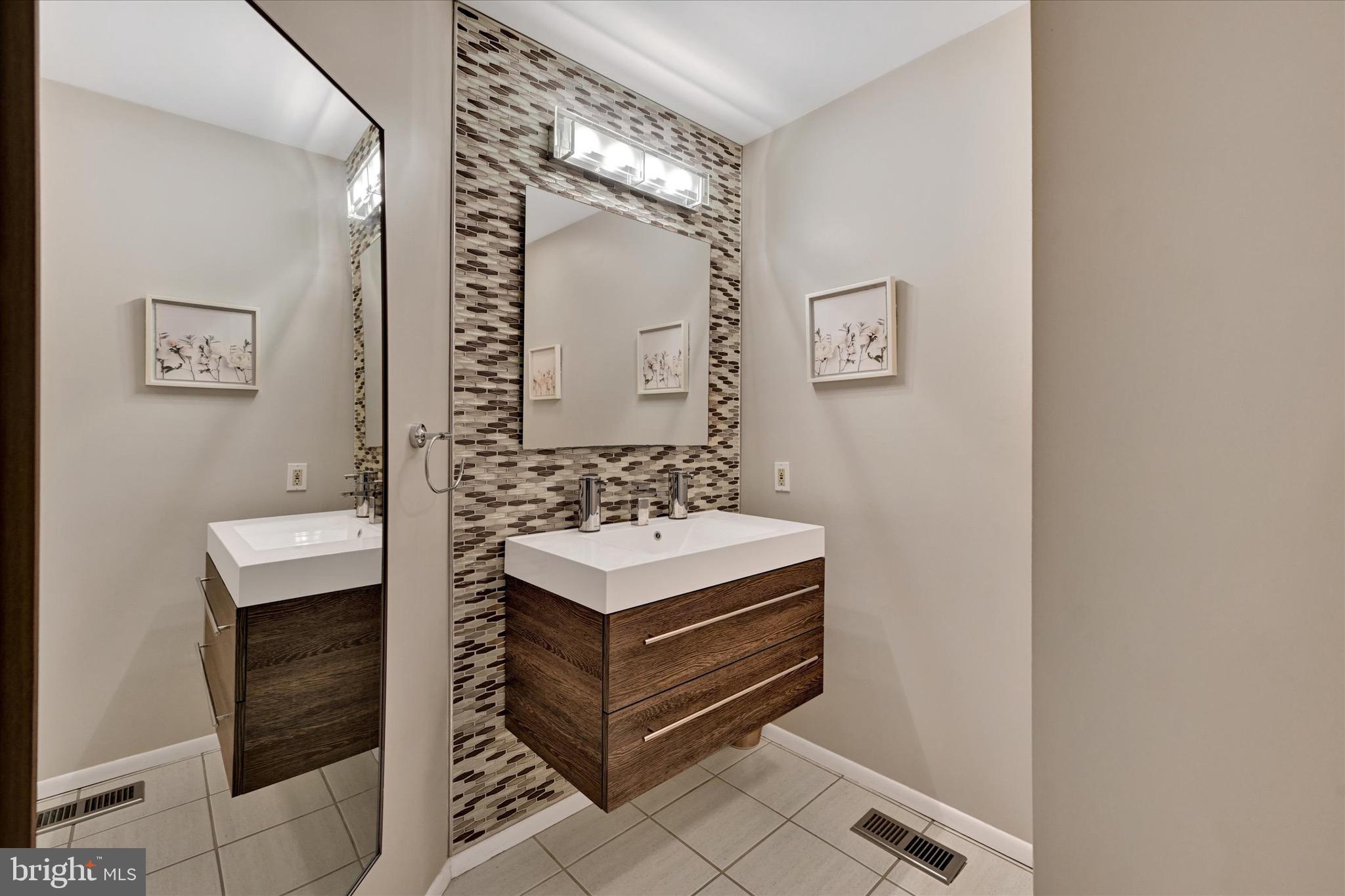 VALLEY BROOK - Residential