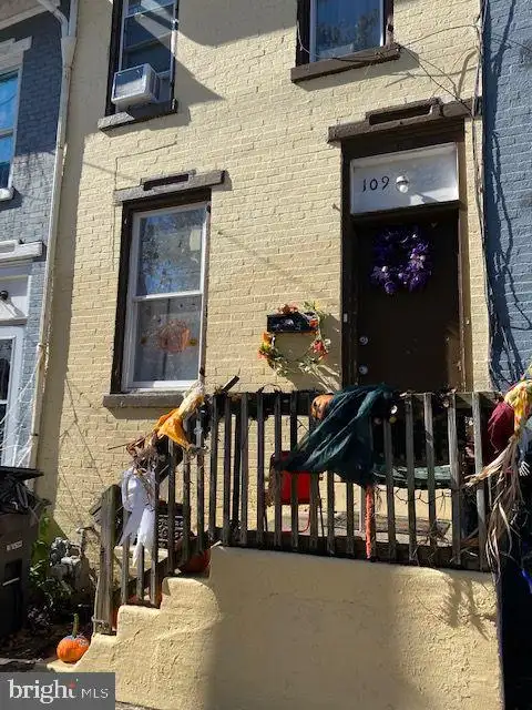 109 N Warren St  