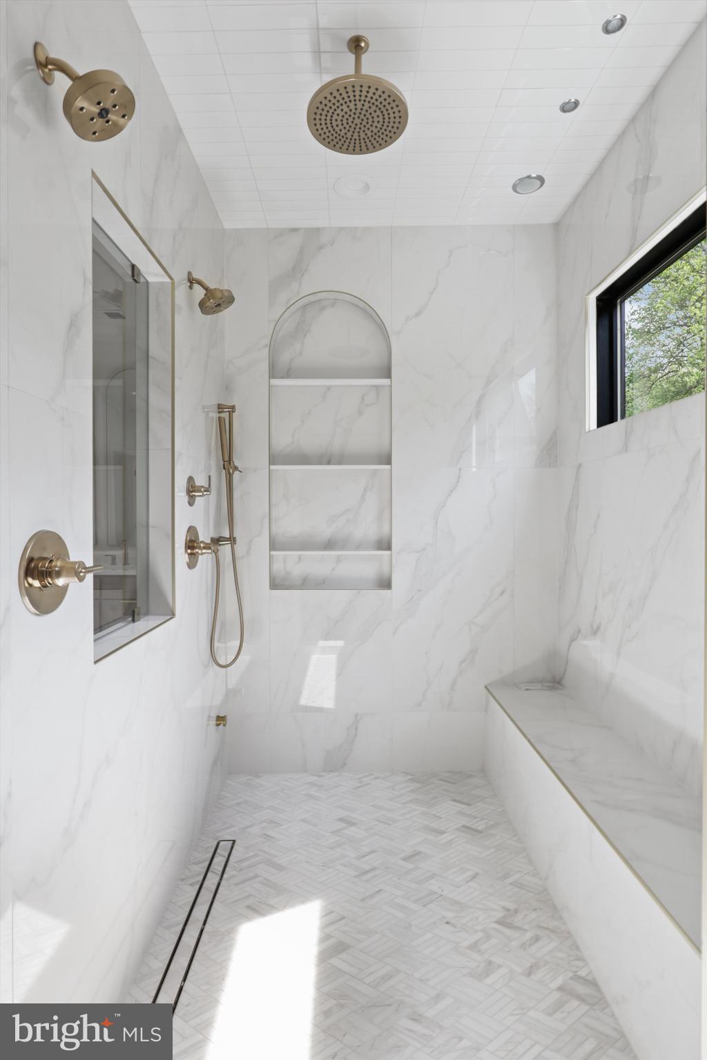 OAK VALLEY - Residential