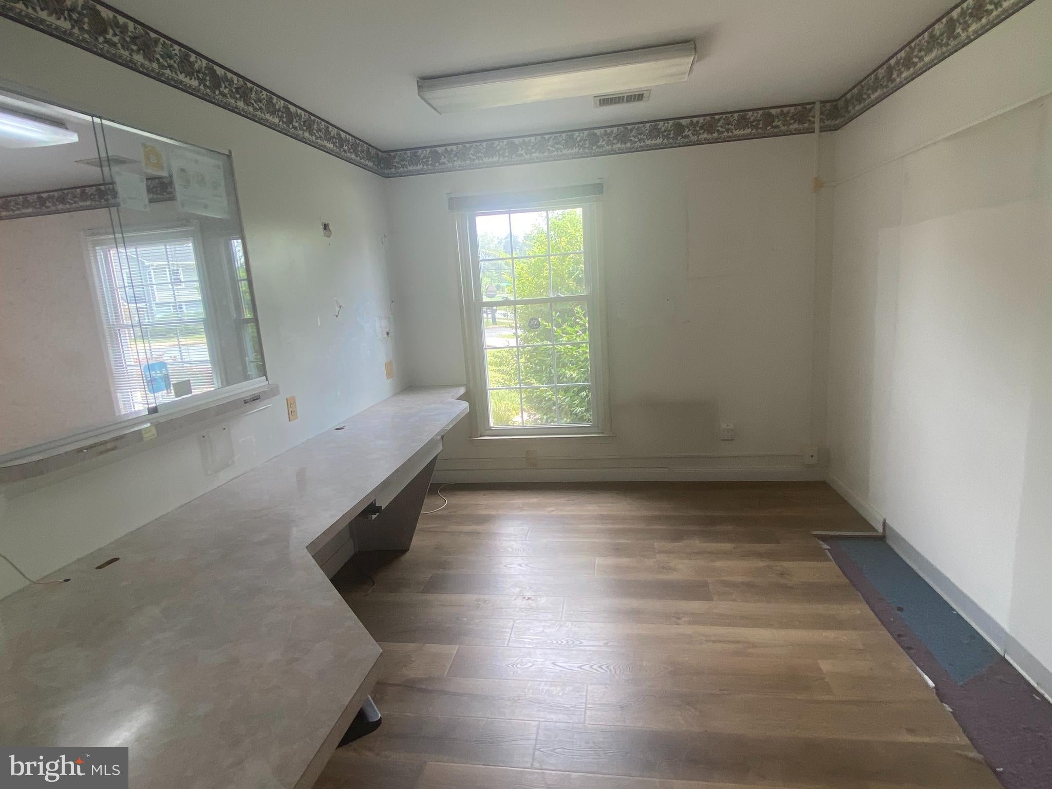 956 CHANDLER COURT