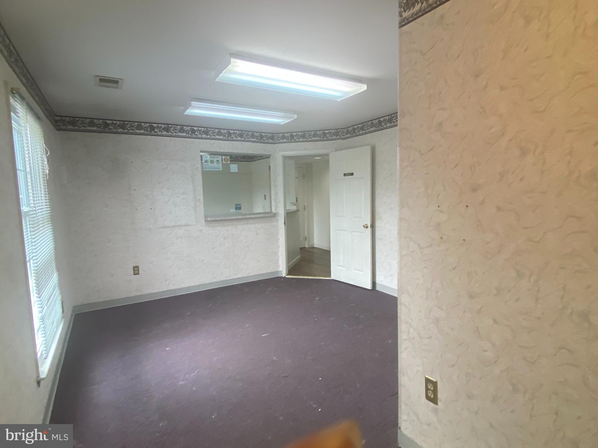 956 CHANDLER COURT