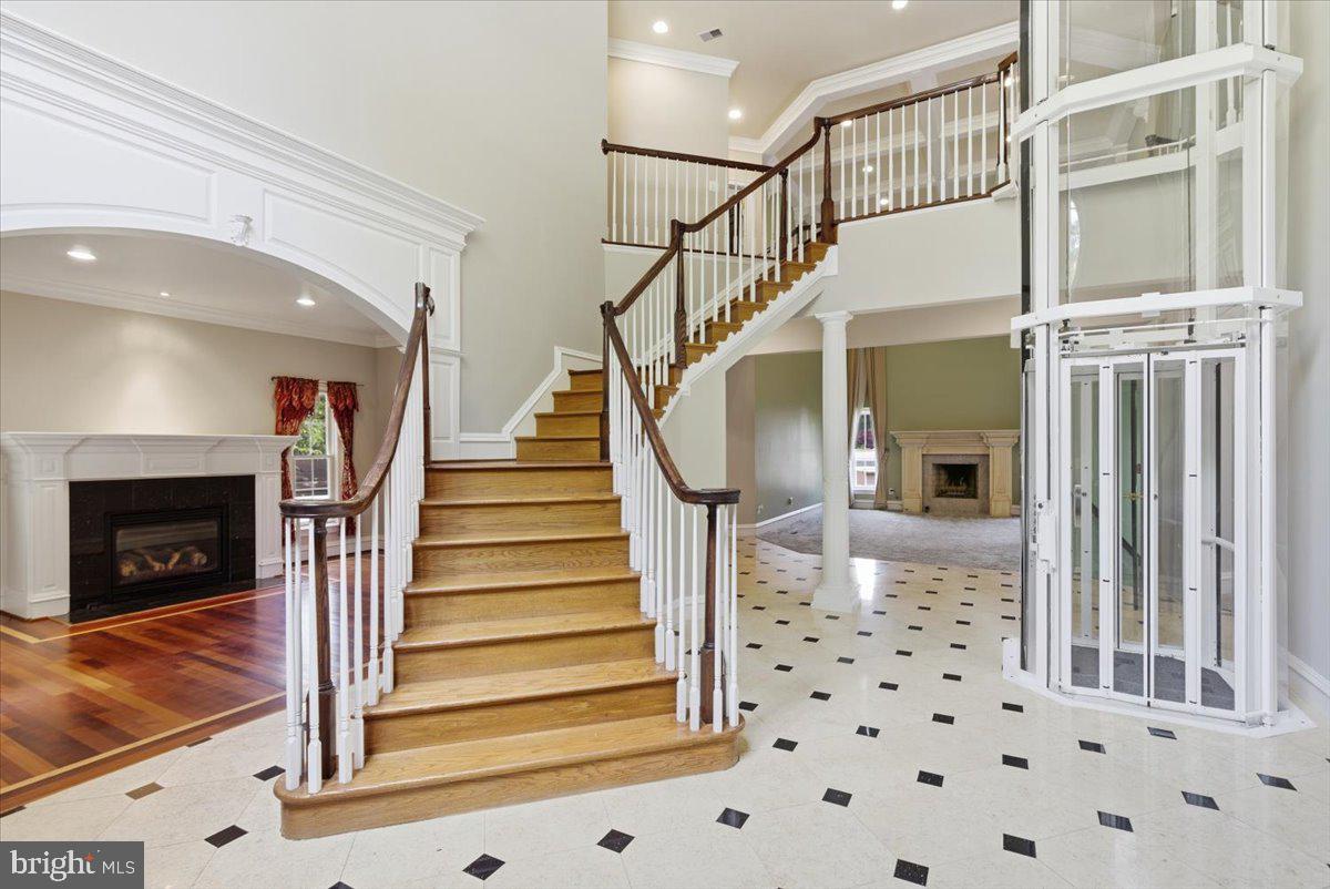 8813 OAK LEAF DRIVE