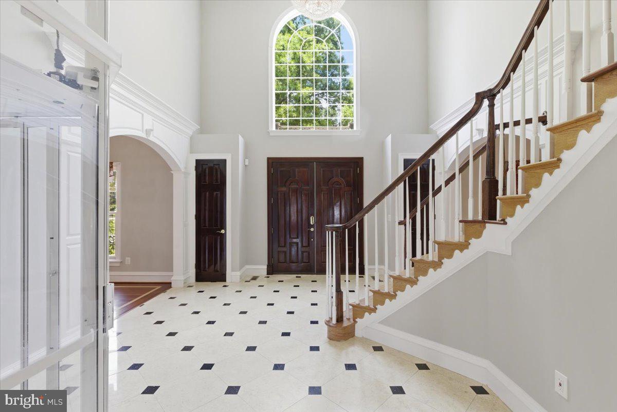 8813 OAK LEAF DRIVE