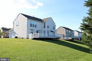 MIDDLE RUN CROSSIN - Residential Lease