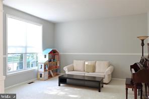 MIDDLE RUN CROSSIN - Residential Lease