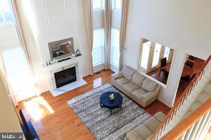 MIDDLE RUN CROSSIN - Residential Lease