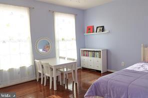 MIDDLE RUN CROSSIN - Residential Lease