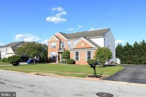 MIDDLE RUN CROSSIN - Residential Lease