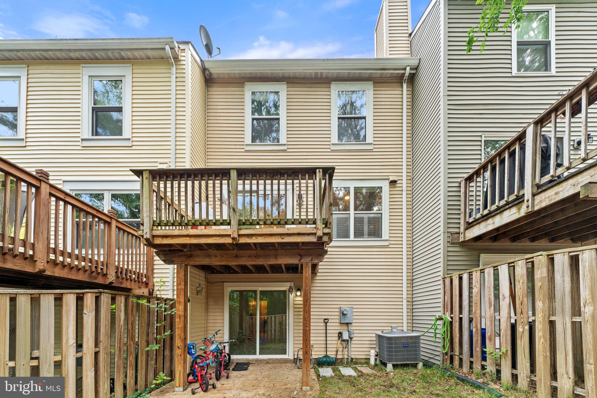 HILLSIDE TOWNES - Residential