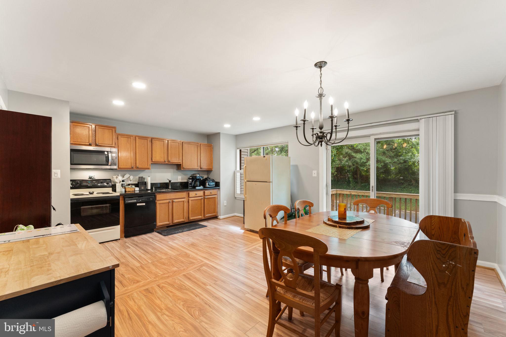 HILLSIDE TOWNES - Residential