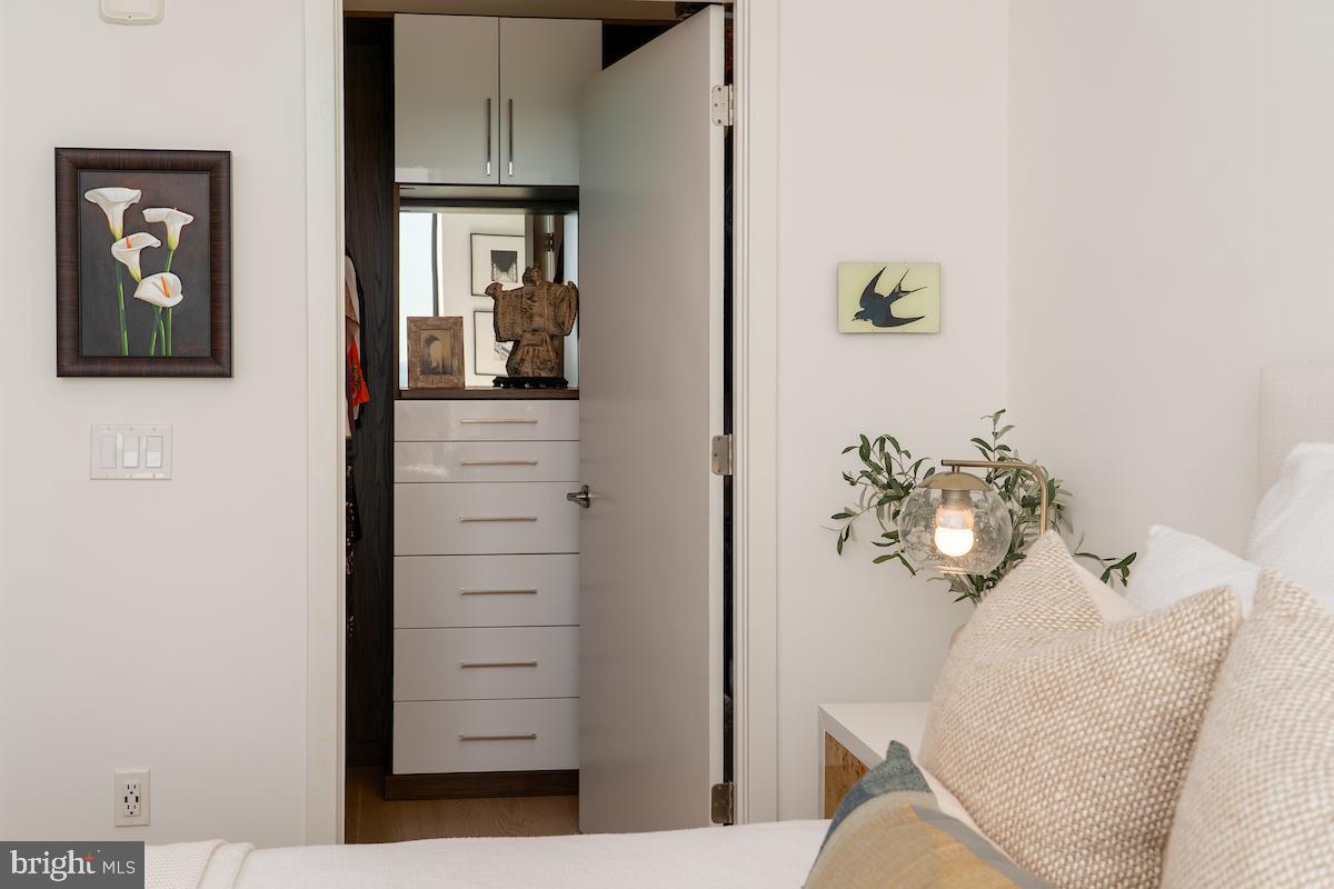 THE BORO TYSONS - Residential